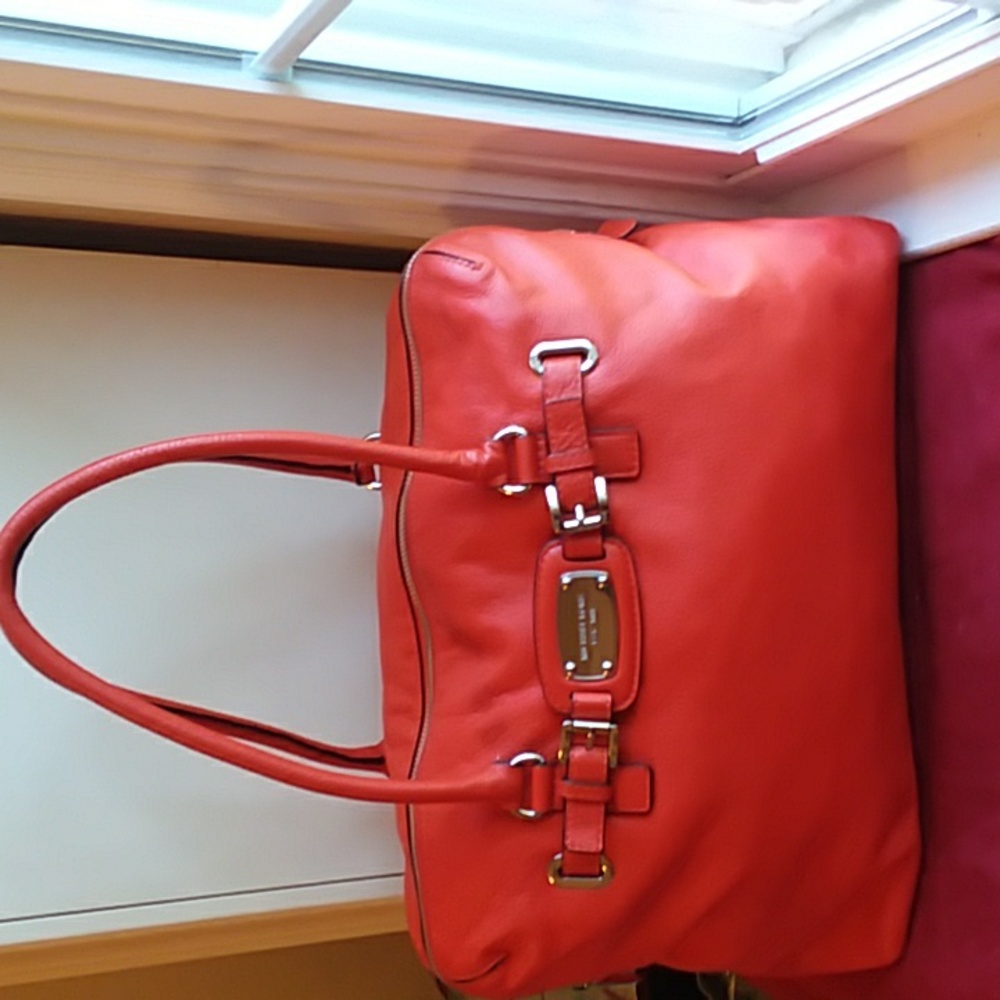 SOLD Michael Kors TravelBag Orange Leather XLarge Bag. Excellent Condition - Picture 1 of 14